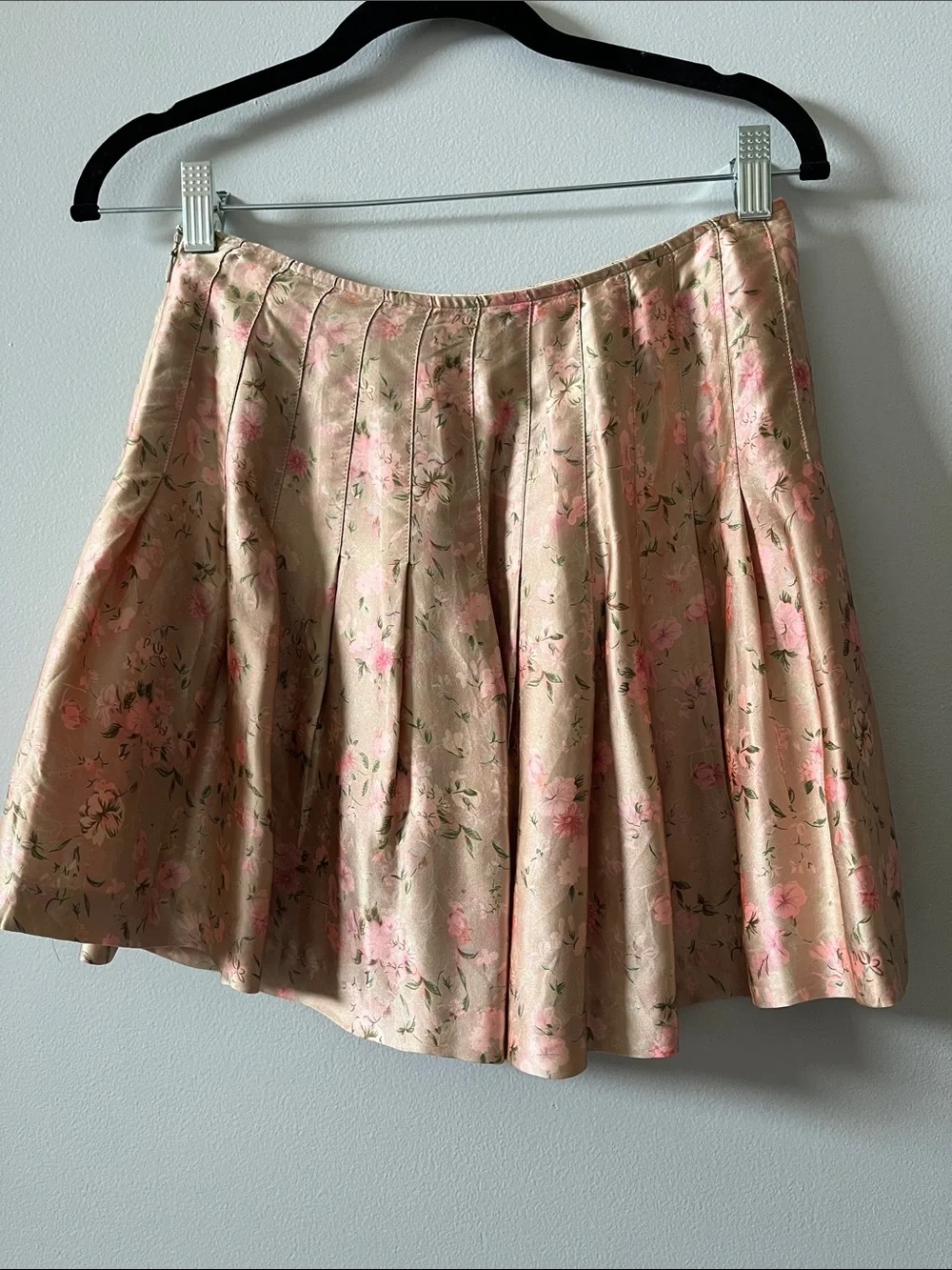Betsey Johnson vintage floral pastel shiny pink pleated mini skirt coquette 90’s